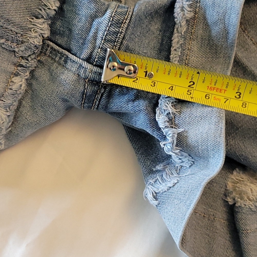 CELEBRITY PINK Cuff Frayed Jean Shorts 7/26 - Picture 5 of 10